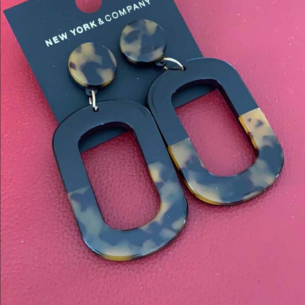Tortoise earrings trendy